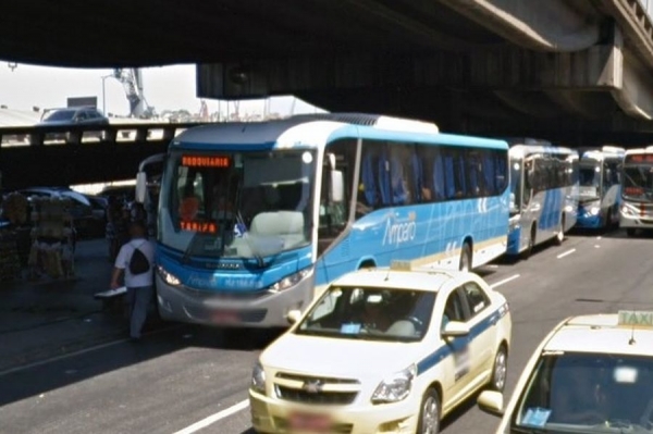 Ônibus funcionam durante período de isolamento social.