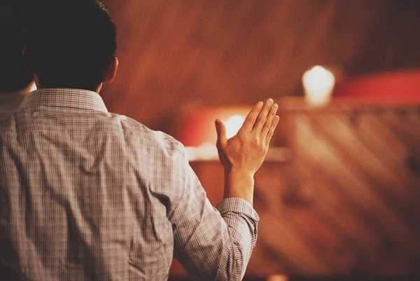 Os cristãos não praticantes se disseram mais propensos a ter dúvidas em relação à sua fé. (Foto: Unsplash/Jon Tyson)
